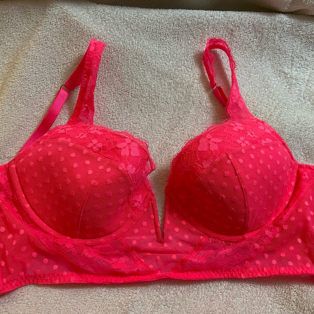 Victoria’s Secret Dream Angels Hot Pink 36D NWT